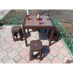 Комплект пластиковый мебели Ротанг с декором (стол квадратный 815х815 и 4 табурета) коричневый
