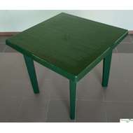 Стол для дачи квадратный (пластик)